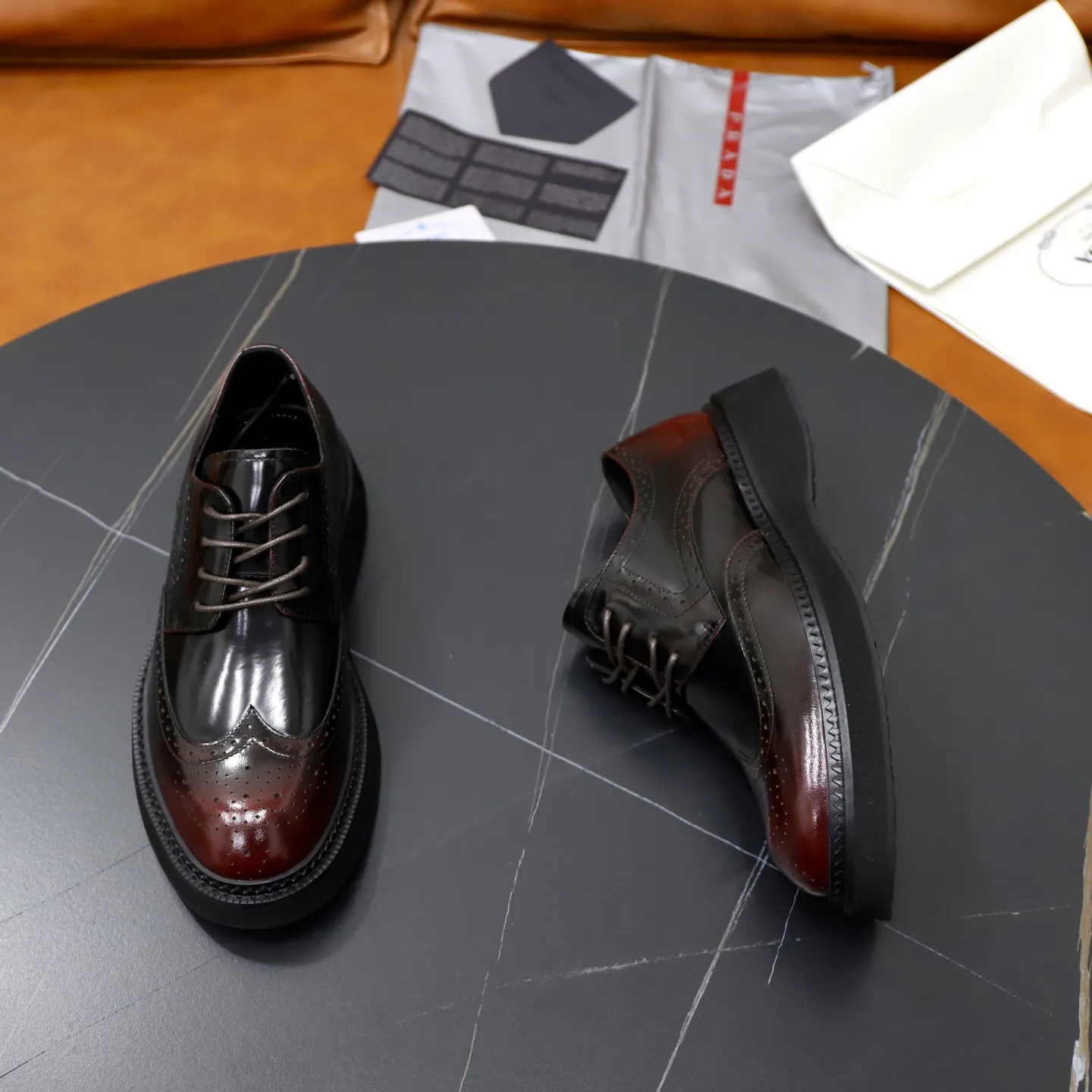 Ex-factory price: 640💰🙅‍♂️🙅‍♂️🙅‍♂️Cowhide Brand: PRADA Standard code: 38-44 (45 customized) Grade: Same as the official website Material: Original high-grade cowhide surface, cowhide lining, non-slip, soft and wear-resistant outsole Style category: Men's fashionable casual boots, distinguished luxury brand elements, top luxury Color: actual picture color